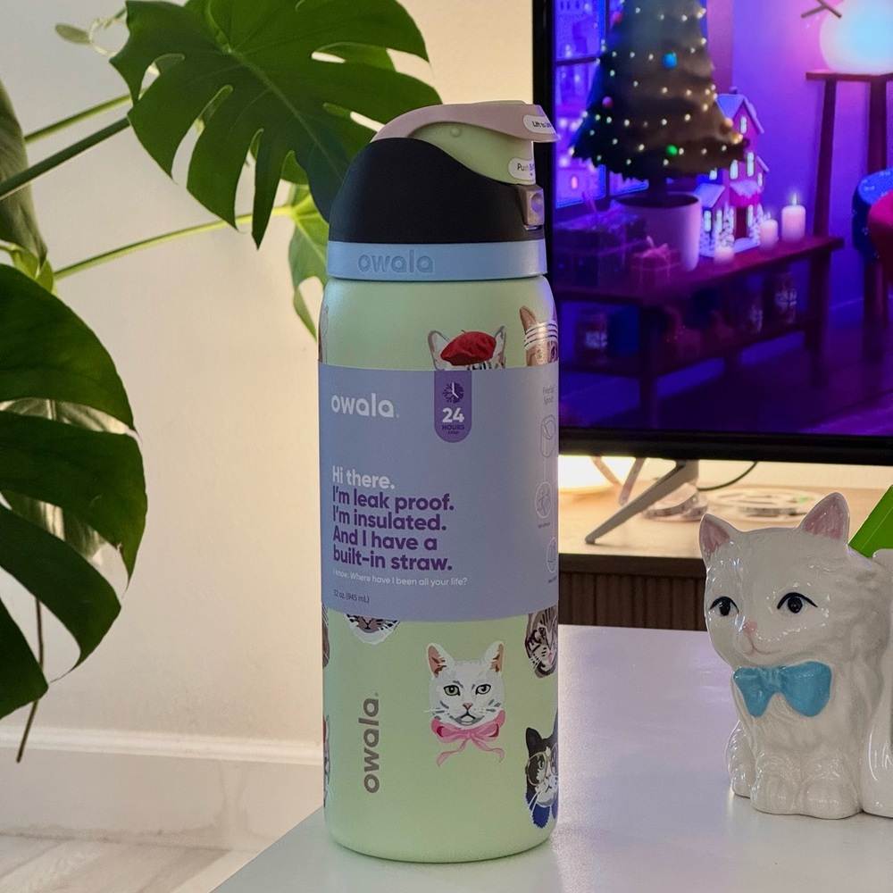 Owala x Urban Outfitters Exclusive Collection Cat Collage 32oz